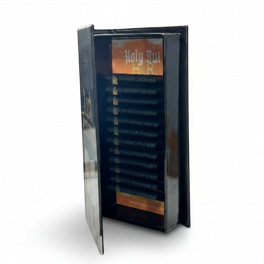 Daboujiebar D Curl lash trays in a black book-shaped case. Black faux mink lashes.