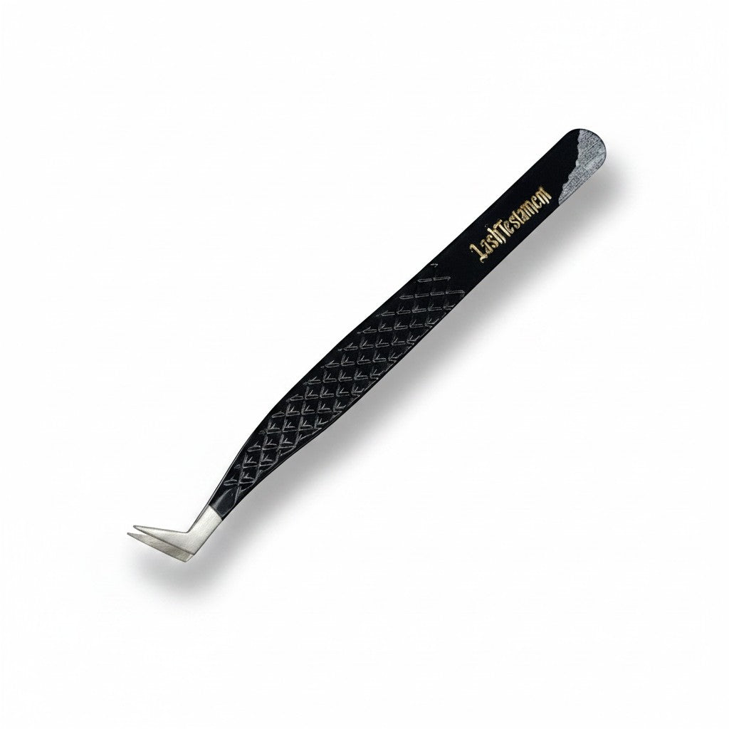 Daboujiebar black fiber grip tweezers with a 45° angled tip for volume and hybrid lash sets.